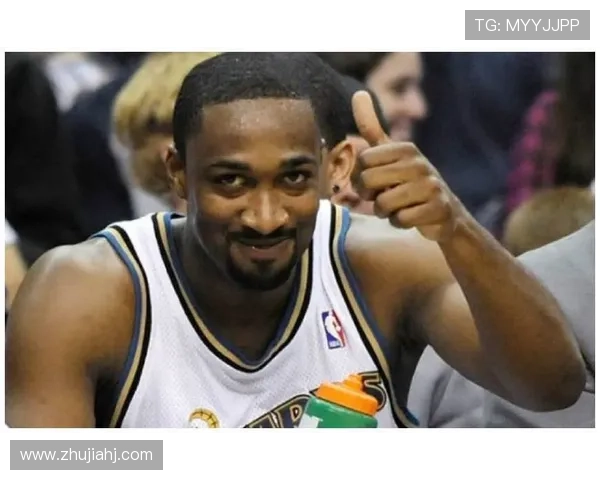 阿里纳斯:詹姆斯应像我一样做播客 阿里纳斯:詹姆斯应像我一样做播客